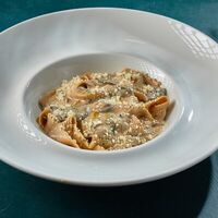 Паппарделле с говядиной и сыром дорблю в Juno