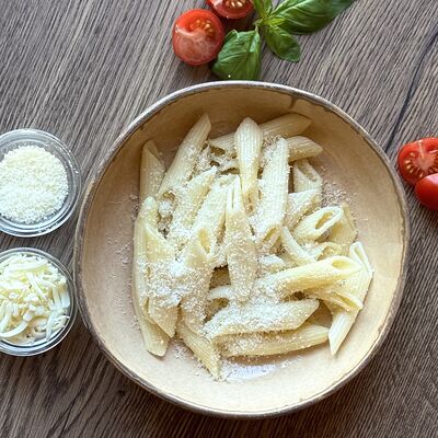 Макарошки отварные с сыром в Savoiardi по цене 230 ₽