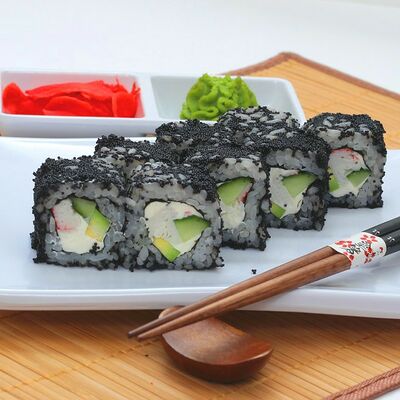 Ролл Калифорния Black в Sushiwoker по цене 345 ₽