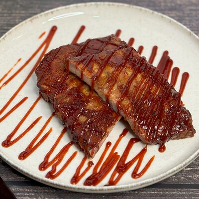 Рёбра свиные BBQ в Сто друзей по цене 990 ₽