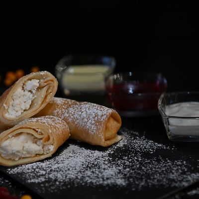 Блинчики с творогом и сметаной в Трасса по цене 270 ₽