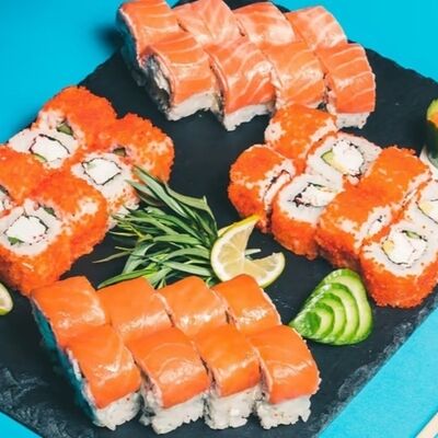 Набор Ничего лишнего в Uchu Sushi Yaki по цене 2429 ₽