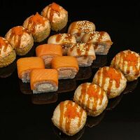 Она точнов Yummy Sushi