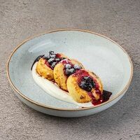 Ванильные сырники со сметаной в Бар с едой Пороселло