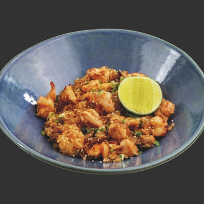 Вок Жареный рис с курицей и креветками в Рыбарис по цене 635 ₽