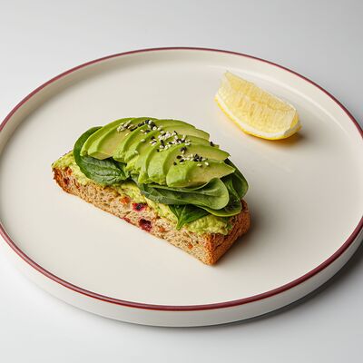 Аво тост авокадо и гуакамолев Avo kitchen & bar по цене 600 ₽