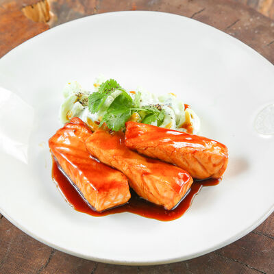 Лосось терияки с салатом из огурца в Сыроварня по цене 950