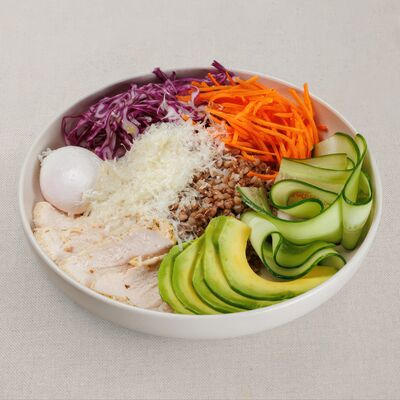 Астрон Боул с курицей в Мука и Фартук по цене 588 ₽