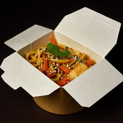 Вок с лососем в Гастробар ЖАРА по цене 490 ₽