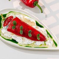 Перец рамиро, рикотта, страчателла в Нега