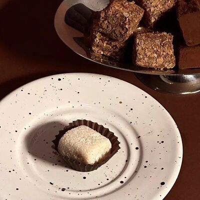 Трюфель кокосовыйв Biscuit House по цене 250 ₽