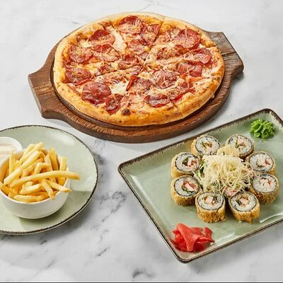 Семейный обед в Room-cafe по цене 990 ₽