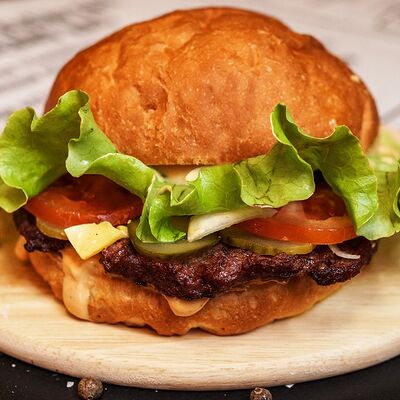 Бургер Классика в МЯСО ЕСТЬ по цене 560 ₽