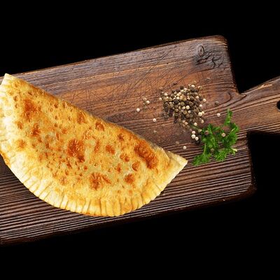 Чебурек с говядиной в Шаурма на Федосеенко по цене 150 ₽