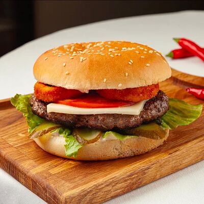 Шефский Вкус-Бургер в HopDog по цене 750 ₽