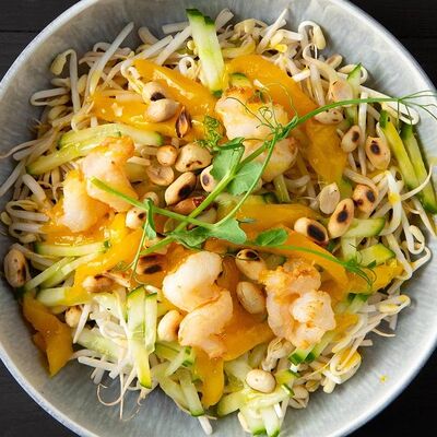 Салат Сиамский с креветкамив Pho ma по цене 470 ₽