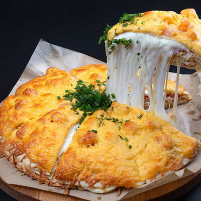 Пицца Морской коктейль в Crazy Brothers по цене 2030 ₽