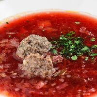 Борщ с мясными фрикадельками в Столовая чаша