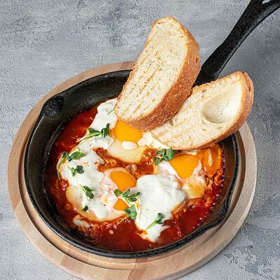 Шакшука со страчателлой в Кэрри по цене 395 ₽
