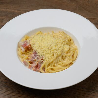 Паста Карбонара в Bronze lion по цене 590 ₽