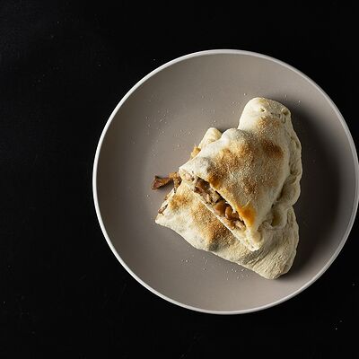 Кальцоне Четыре Сыра в Высокий граД по цене 680 ₽