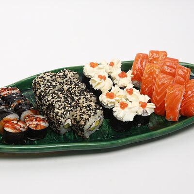 Токийский сет в AniRoll по цене 2090 ₽