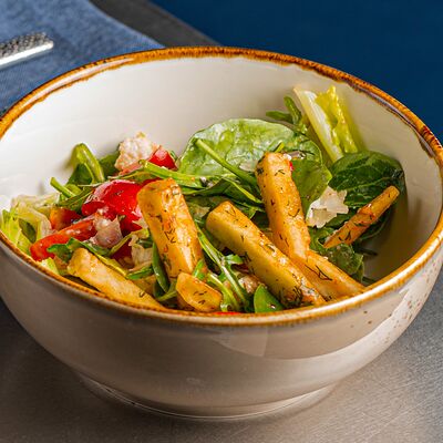 Салат с баклажаном фри и моцареллойв Паркинг по цене 650 ₽