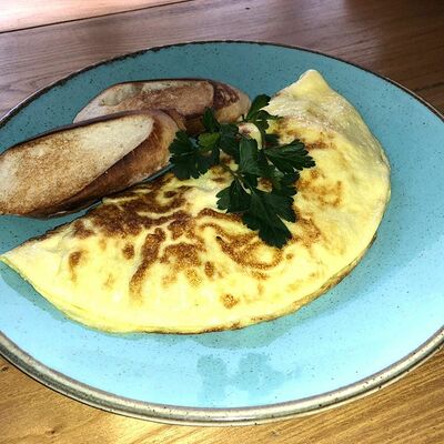 Омлет в Мацони по цене 250