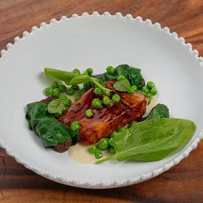 Черная треска, сморчки и молодой горошек в Mushrooms по цене 1520 ₽