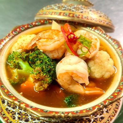 Тайский суп Кенг Сом Пак Руам Конг Сод и Као в Thai Pattara Restaurant по цене 888 ₽