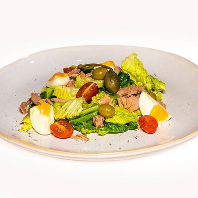 Салат с тунцом в The art cafe по цене 425 ₽