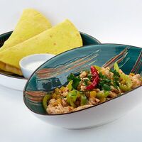 Фахитос с курицей в Tacos