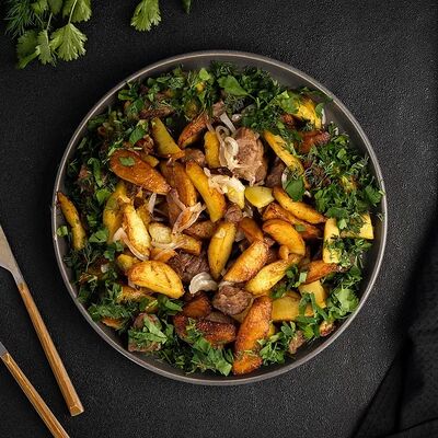 Картошка, жаренная с мясомв Бакинский дворик по цене 630 ₽