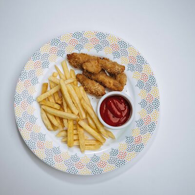 Наггетсы с картофелем фри в Кафе-парк Теремок по цене 245 ₽