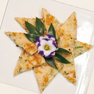 Лепешка с зеленым луком в Золотая панда по цене 603 ₽