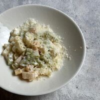 Макароны со сливочно-сырным соусомв u.bistro