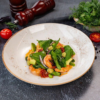 Салат с авокадо и креветкой в КРЫША по цене 1180 ₽