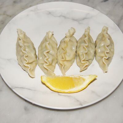 Дамплинги с креветками в Халяль по цене 350 ₽