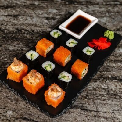 Сет роллов в Кафе Nебо по цене 650 ₽