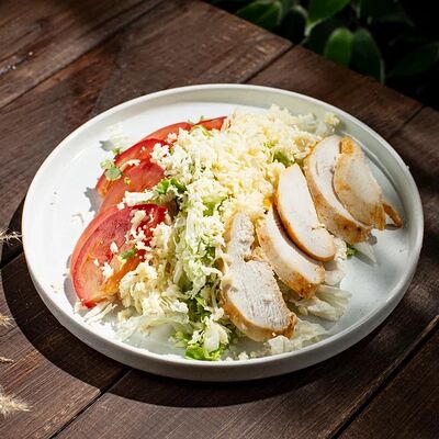 Салат Цезарь с курицей в Грин по цене 310 ₽