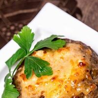 Котлета с грибами и сыром в Kremlin