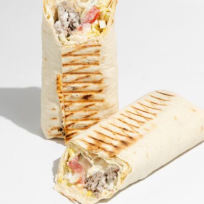 Шаурма с говядиной средняя в Лакумбургер по цене 340 ₽