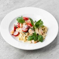 Тальятелле с креветками в сливочном соусе в Pasta Bar