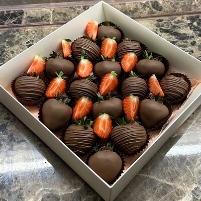 Клубника в шоколаде aa в Allowberry по цене 4900 ₽