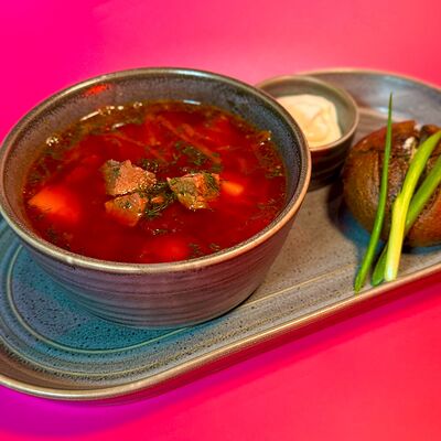 Борщ с говядиной в ROOF по цене 450 ₽