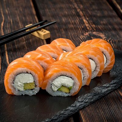 Филадельфия с авокадо в Суши Гурмэ по цене 670 ₽