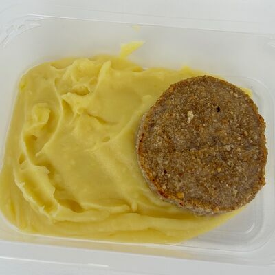 Биточек из индейки с картофельным пюре в Gost Food по цене 300 ₽