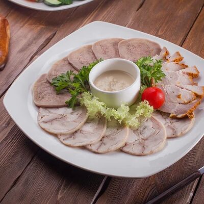 Ассорти мясное в Роза Ветров по цене 1510 ₽