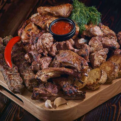 Шашлычный сет на компанию в Великолепный век по цене 3800 ₽