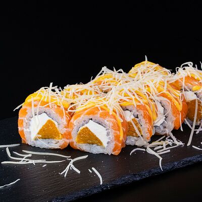 Филадельфия с мандарином в СушиТаяки по цене 1471 ₽